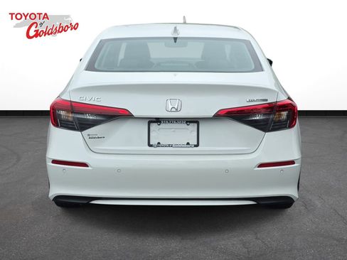 Used 2024 Honda Civic Touring image 6