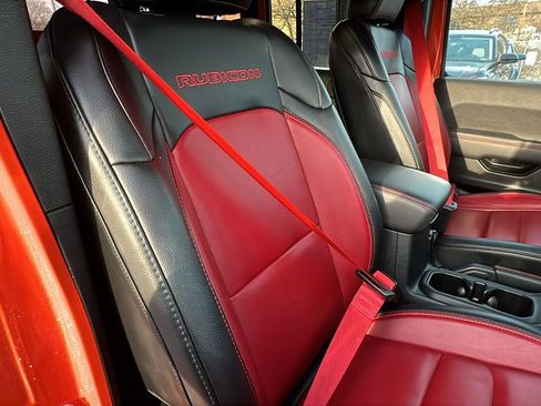 Used 2023 Jeep Wrangler Unlimited Rubicon 4xe image 16