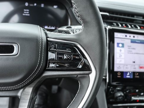 New 2025 Jeep Grand Cherokee Overland w/ Luxury Tech Group IV image 27