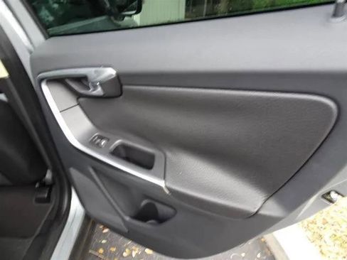 Used 2010 Volvo XC60 T6 image 25