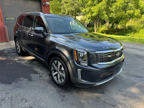 Used 2020 Kia Telluride S w/ S 8 Passenger Seating Package image 3