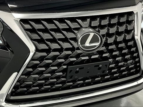 Used 2023 Lexus GX 460 Premium w/ Accessory Package image 37