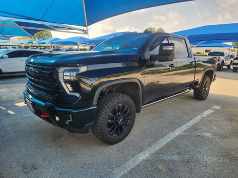 Used 2025 Chevrolet Silverado 2500 LTZ w/ LTZ Plus Package AWD/4WD image 2