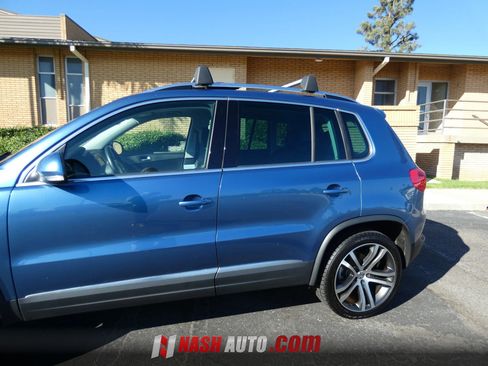 Used 2017 Volkswagen Tiguan SEL FWD image 13