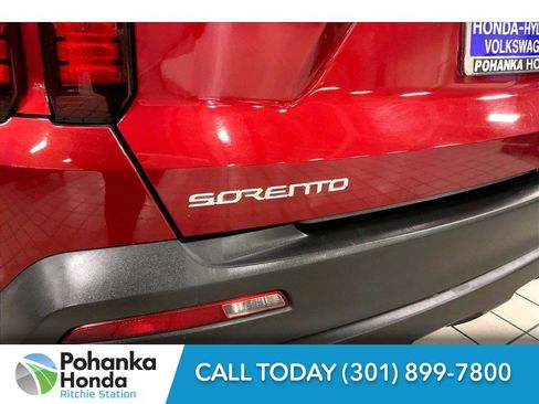Used 2023 Kia Sorento LX image 7