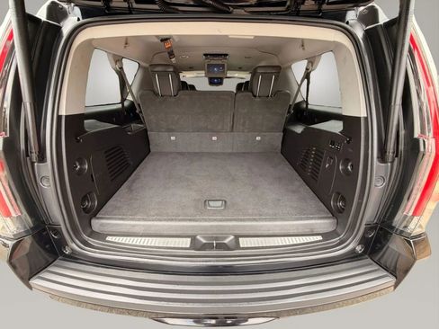 Used 2017 Cadillac Escalade ESV Premium Luxury RWD image 46