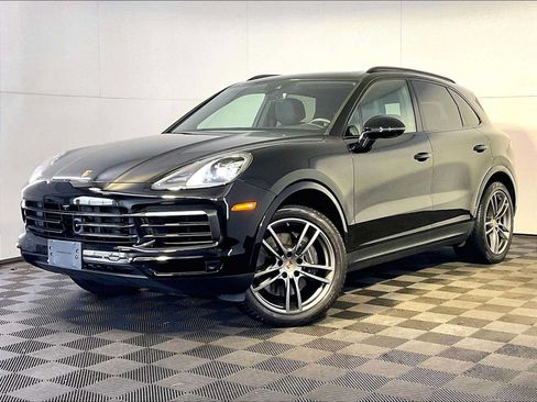 Certified 2023 Porsche Cayenne AWD/4WD image 1