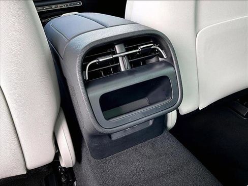 Used 2026 Mercedes-Benz E 450 4MATIC Sedan image 25