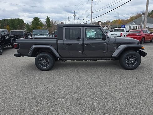 New 2026 Jeep Gladiator Sport image 8