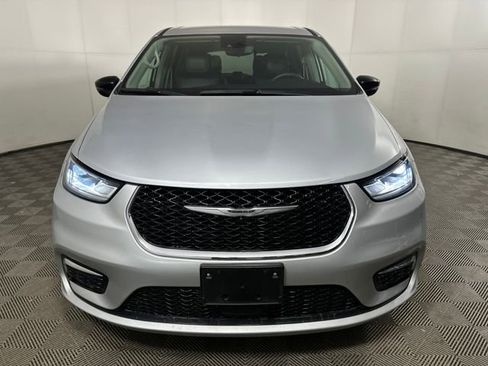 Used 2024 Chrysler Pacifica Select image 8