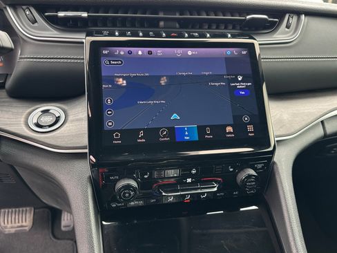 Used 2023 Jeep Grand Cherokee L Limited w/ Trailer Tow Group (B) image 28