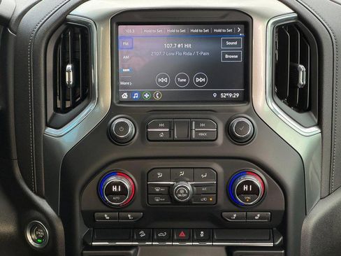 Used 2022 Chevrolet Silverado 1500 LT Trail Boss w/ LPO, Dark Essentials Package image 13