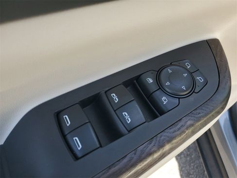 Used 2021 GMC Acadia Denali w/ Denali Ultimate Package image 19