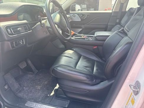 Used 2024 Lincoln Aviator Reserve w/ Equipment Group 201A image 10