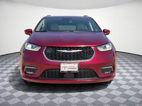 Used 2021 Chrysler Pacifica Touring-L FWD image 6
