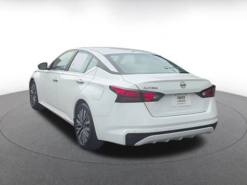 Used 2025 Nissan Altima 2.5 SV FWD image 9