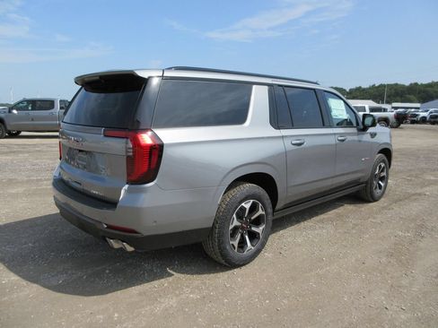 New 2026 GMC Yukon XL AT4 Ultimate AWD/4WD image 4