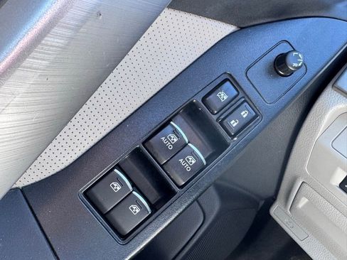 Used 2017 Subaru Forester 2.5i Limited image 17