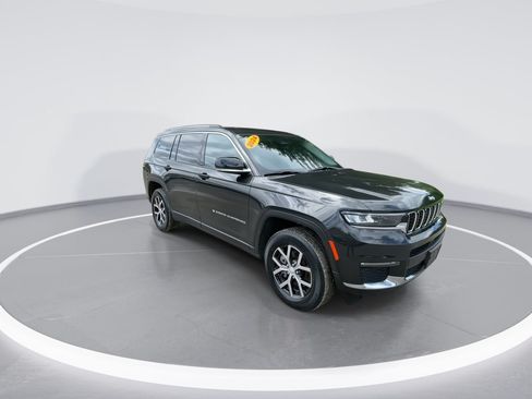 Used 2024 Jeep Grand Cherokee L Limited AWD/4WD image 25