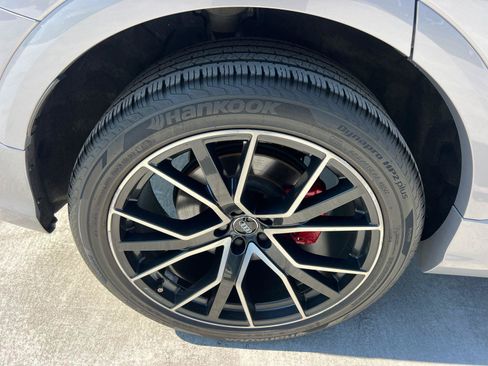 Used 2019 Audi Q8 Premium Plus AWD/4WD image 17