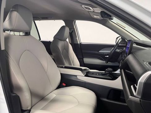 Used 2024 Toyota Grand Highlander XLE image 10