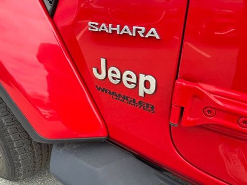 Used 2022 Jeep Wrangler Unlimited Sahara w/ LED Lighting Group image 7