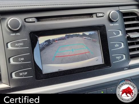 Used 2019 Toyota Highlander LE FWD image 26
