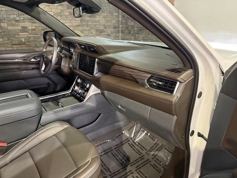 Used 2024 GMC Yukon Denali w/ Max Trailering Package AWD/4WD image 30