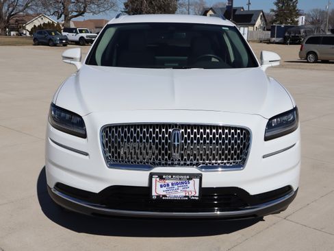 Used 2023 Lincoln Nautilus AWD w/ Premium Package image 2