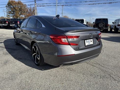 Used 2018 Honda Accord Sport image 3