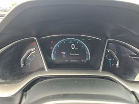 Used 2019 Honda Civic Touring image 11