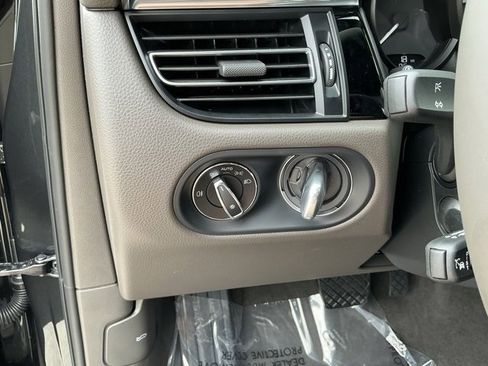 New 2025 Porsche Macan image 28