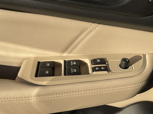 Used 2018 Subaru Outback 2.5i Limited image 17