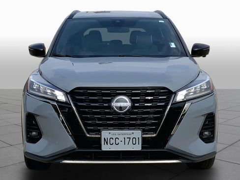 Used 2024 Nissan Kicks SR w/ SR Premium Package FWD image 4