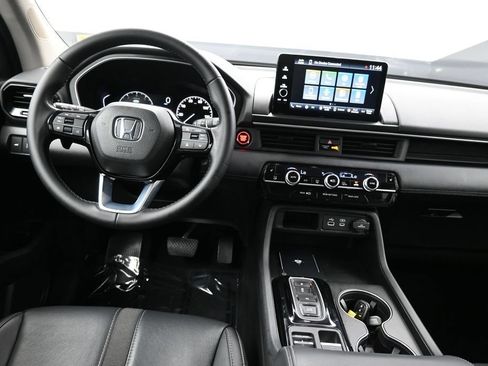 Certified 2025 Honda Pilot EX-L image 19