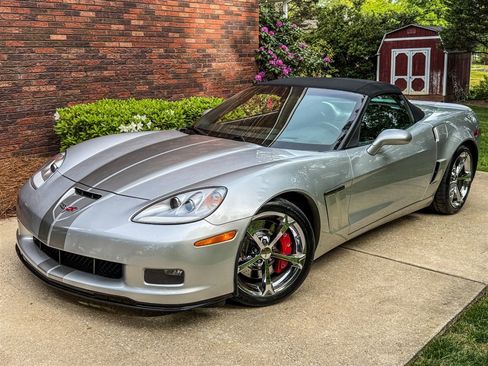 Used 2013 Chevrolet Corvette Grand Sport w/ 3LT Preferred Equipment Group RWD image 3