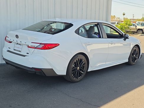 Used 2025 Toyota Camry SE w/ Convenience Package image 7