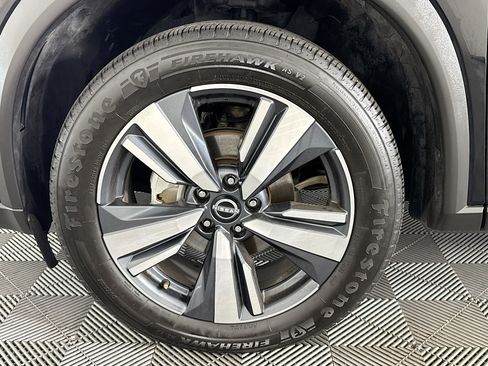 Used 2024 Nissan Rogue SL image 44