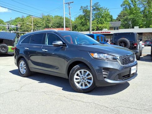 Used 2020 Kia Sorento LX w/ LX I4 Convenience Package FWD image 2