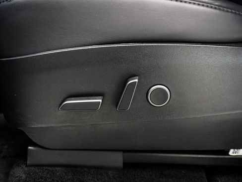 Used 2022 Tesla Model Y Long Range AWD/4WD image 7