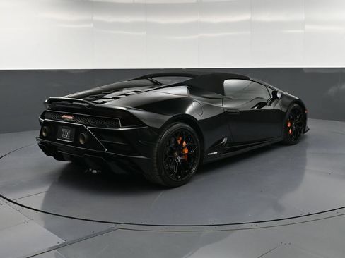 Used 2022 Lamborghini Huracan EVO RWD image 8