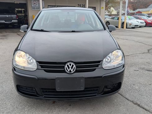 Used 2009 Volkswagen Rabbit S image 2