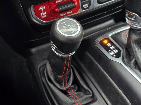 Used 2021 Jeep Gladiator Rubicon w/ Dual Top Group AWD/4WD image 30