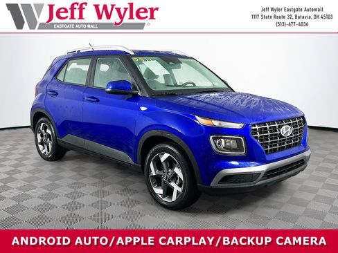 Used 2025 Hyundai Venue SEL image 1