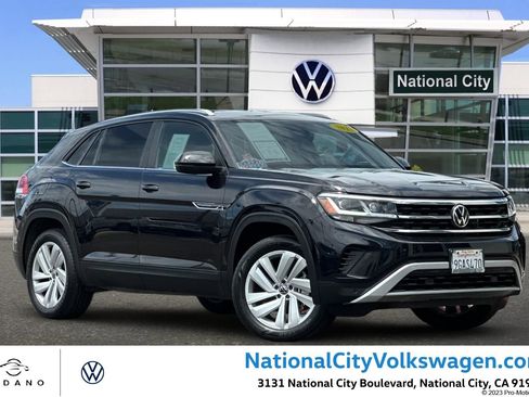 Used 2023 Volkswagen Atlas Cross Sport SE FWD image 1