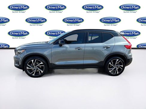 Used 2019 Volvo XC40 T4 R-Design FWD image 4
