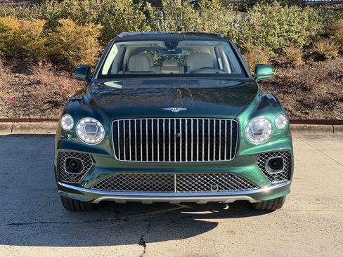 Used 2023 Bentley Bentayga Extended Wheelbase image 14