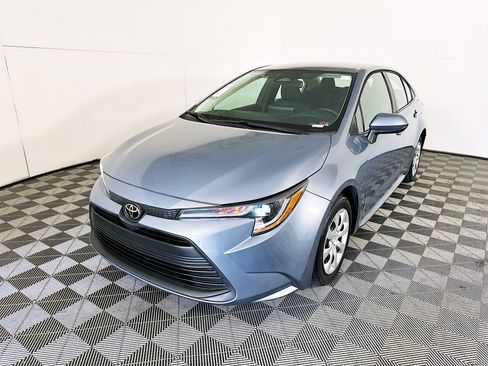 Used 2024 Toyota Corolla LE FWD image 7