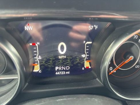Used 2021 Jeep Wrangler Unlimited Sahara image 7