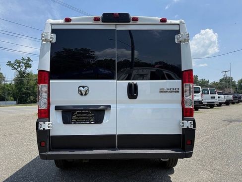 Used 2025 RAM ProMaster 2500 w/ U-Haul Equipment Group FWD image 13